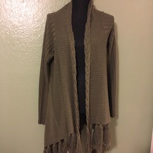 Sweater w fringe and braided front detail